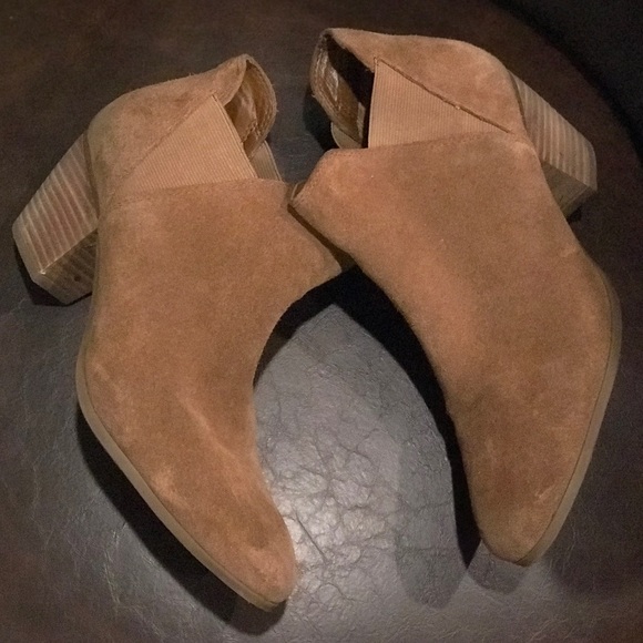 Taupe Guess Ankle Boots - Picture 2 of 4